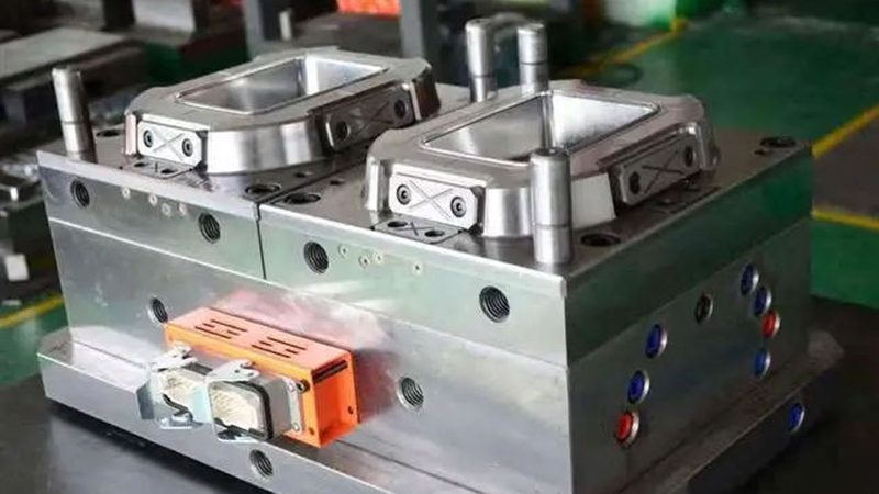 汽车连接器级进模：精准选型，提升效率**