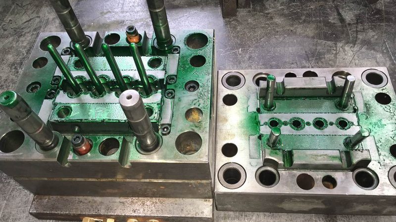 小型吹塑模具：批发价格背后的考量因素